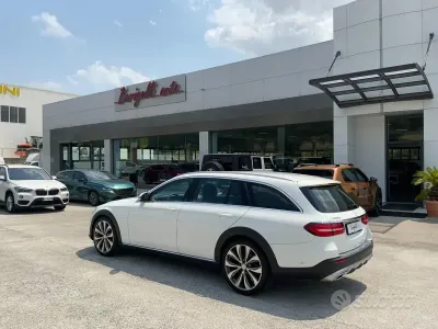 Usata Mercedes E220 Business 194 CV (142 kW) 2017 Bianco Station wagon