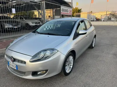 Usata Fiat Bravo Dynamic 120 CV (88 kW) 2010 Argento Utilitaria