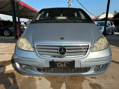 Usata Mercedes A180 Elegance 109 CV (80 kW) 2007 Blu Berlina