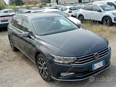 Usata VW Passat Executive 150 CV (110 kW) 2020 Grigio Station wagon