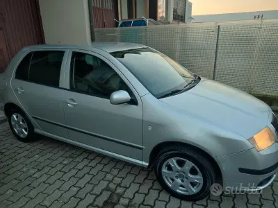 Usata Skoda Fabia 75 CV (55 kW) 2006 Grigio Berlina