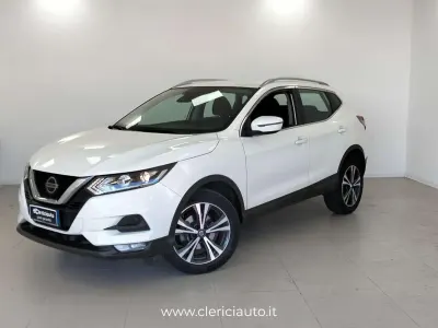 Usata Nissan Qashqai Acenta Premium 140 CV (102 kW) 2021 Bianco SUV