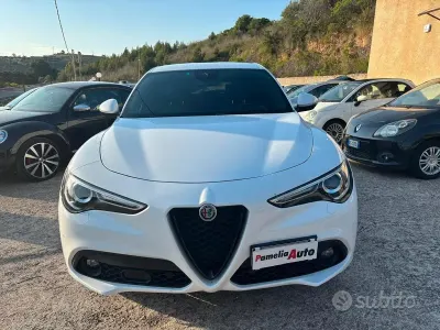 Usata Alfa Romeo Stelvio Veloce 210 CV (154 kW) 2021 Bianco SUV