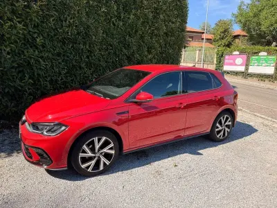 Usata VW Polo Sportline 95 CV (69 kW) 2023 Rosso Utilitaria