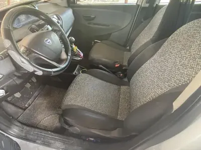 Usata Lancia Ypsilon 69 CV (50 kW) 2018 Grigio Utilitaria