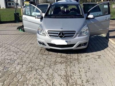 Usata Mercedes B180 109 CV (80 kW) 2010 Monovolume