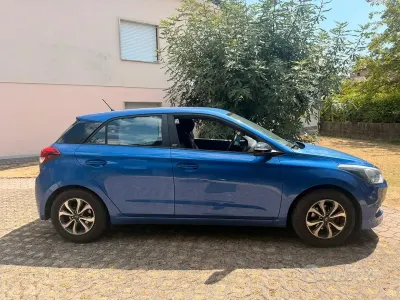 Usata Hyundai i20 Classic 84 CV (61 kW) 2018 Bluazzurro Berlina