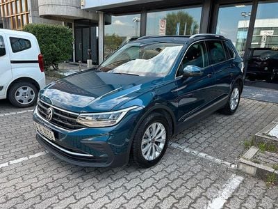 Usata VW Tiguan Life 131 CV (96 kW) 2021 Blu/azzurro SUV