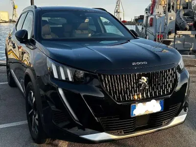 Begagnad Peugeot 2008 GT 131 HK (96 kW) 2024 Svart SUV