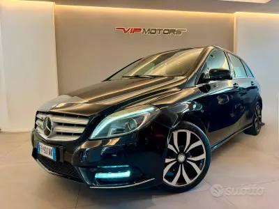 Usata Mercedes B180 Premium 109 CV (80 kW) 2013 Blu Utilitaria
