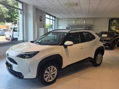 Usata Toyota Yaris Cross Active 92 CV (67 kW) 2025 Bianco SUV