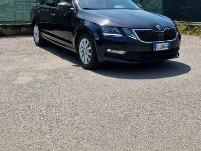 Usata Skoda Octavia Executive 150 CV (110 kW) 2017 Nero Station wagon
