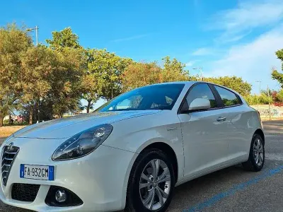 Usata Alfa Romeo Giulietta 105 CV (77 kW) 2015 Utilitaria