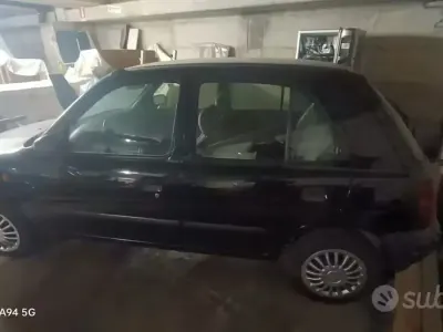 Usata Nissan Micra 54 CV (39 kW) 1998 Nero Utilitaria