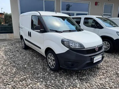 Usata Fiat Doblò Business 120 CV (88 kW) 2021 Bianco Monovolume