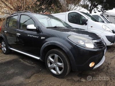 Usata Dacia Sandero Ambiance 75 CV (55 kW) 2012 Grigio Utilitaria