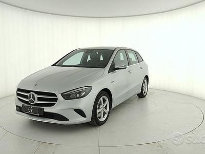 Grigio Usata 2021 Mercedes B250e Monovolume | 23.900 € (Buon prezzo)