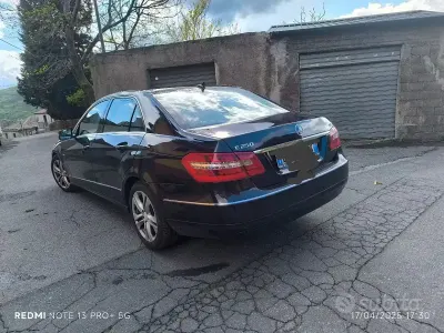 Usata Mercedes E250 204 CV (150 kW) 2010 Blu Berlina