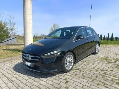 Usata Mercedes B180 136 CV (100 kW) 2020 Nero Monovolume