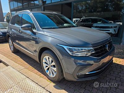 Gebraucht VW Tiguan Elegance 150 PS (110 kW) 2021 Grau SUV