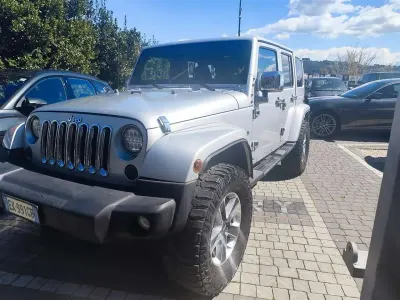 Używany Jeep Wrangler Unlimited Sahara 200 KM (147 kW) 2011 Szary SUV