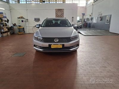 Usata VW Passat Executive 150 CV (110 kW) 2016 Grigio Station wagon
