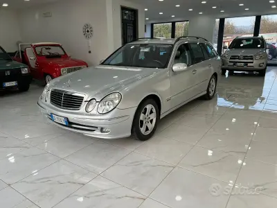 Usata Mercedes E280 Avantgarde 190 CV (139 kW) 2006 Grigio Station wagon
