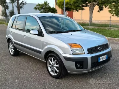 Usata Ford Fusion 80 CV (58 kW) 2008 Grigio Utilitaria