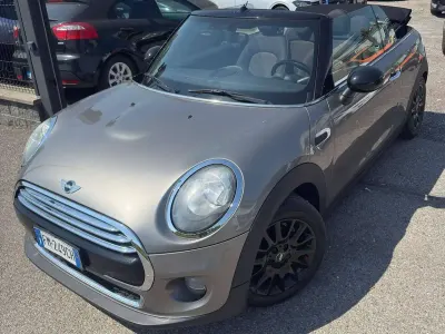 Usata Mini Cooper D Cabriolet Hype 116 CV (85 kW) 2017 Bronzo Cabrio