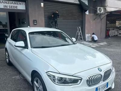 Usata BMW 118 Urban Line 116 CV (85 kW) 2015 Bianco Utilitaria