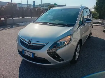 Usata Opel Zafira Tourer Cosmo 150 CV (110 kW) 2015 Argento Monovolume