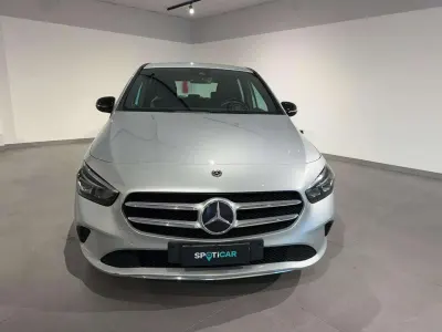 Usata Mercedes B180 116 CV (85 kW) 2020 Grigio chiaro Utilitaria
