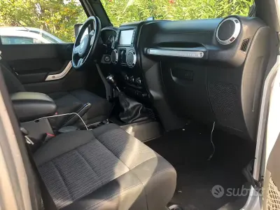Usata Jeep Wrangler Rubicon 200 CV (147 kW) 2011 Grigio SUV
