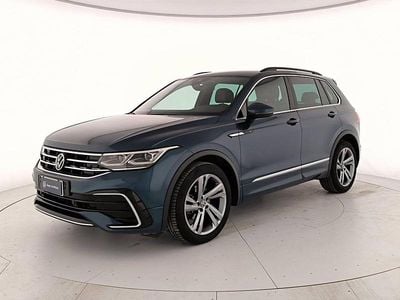 Usata VW Tiguan R-line 150 CV (110 kW) 2023 Nightshade blue metallizzato SUV