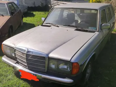 Usata Mercedes 200 109 CV (80 kW) 1981 Argento Station wagon