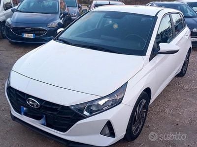Usata Hyundai i20 84 CV (61 kW) 2023 Bianco Berlina