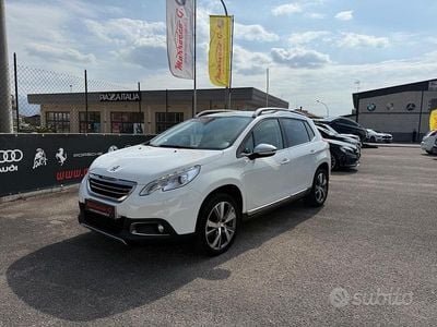 Usata Peugeot 2008 Access 99 CV (72 kW) 2016 Bianco SUV