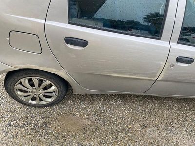 Usata Fiat Punto 60 CV (44 kW) 2003 Grigio Utilitaria