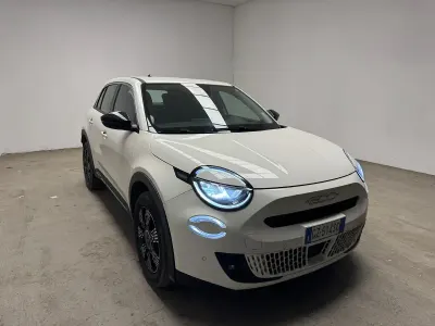 Usata Fiat 600 136 CV (100 kW) 2025 Bianco SUV