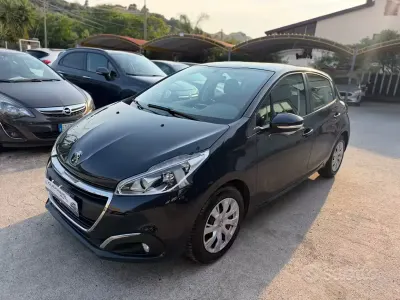 Usata Peugeot 208 Active 82 CV (60 kW) 2016 Grigio Utilitaria