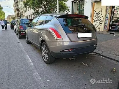 Usata Lancia Delta Platinum 165 CV (121 kW) 2012 Grigio Utilitaria