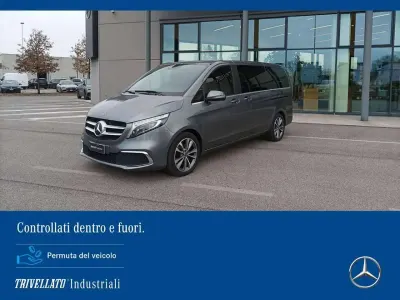Käytetty Mercedes V300 Premium 239 HP (175 kW) 2020 Harmaa Tila-auto
