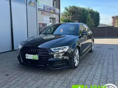 Käytetty Audi A3 Admired 116 HP (85 kW) 2019 Musta Sedan
