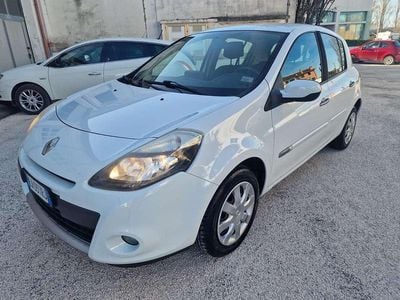 Usata Renault Clio II Dynamique 75 CV (55 kW) 2010 Other Berlina