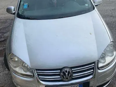 Usata VW Jetta Comfortline 105 CV (77 kW) 2006 Grigio Berlina