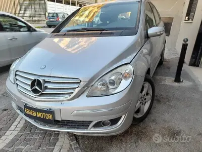 Usata Mercedes B150 Chrome 116 CV (85 kW) 2007 Grigio Monovolume