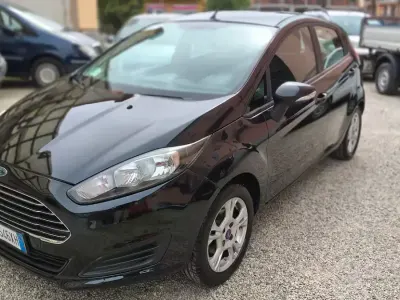 Gebraucht Ford Fiesta Titanium 75 PS (55 kW) 2014 Schwarz Kleinwagen