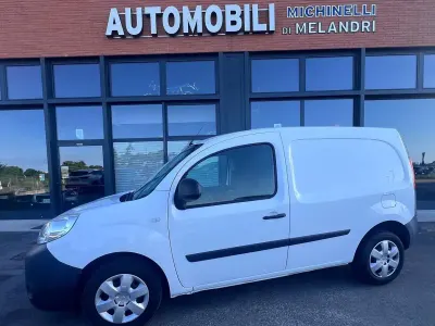 Usado Renault Kangoo 95 CV (69 kW) 2021 Blanco Monovolumen