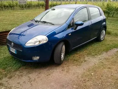 Usata Fiat Grande Punto 75 CV (55 kW) 2006 Bluazzurro Utilitaria
