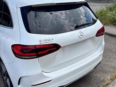 Usata Mercedes B180 Premium 116 CV (85 kW) 2020 Bianco Monovolume